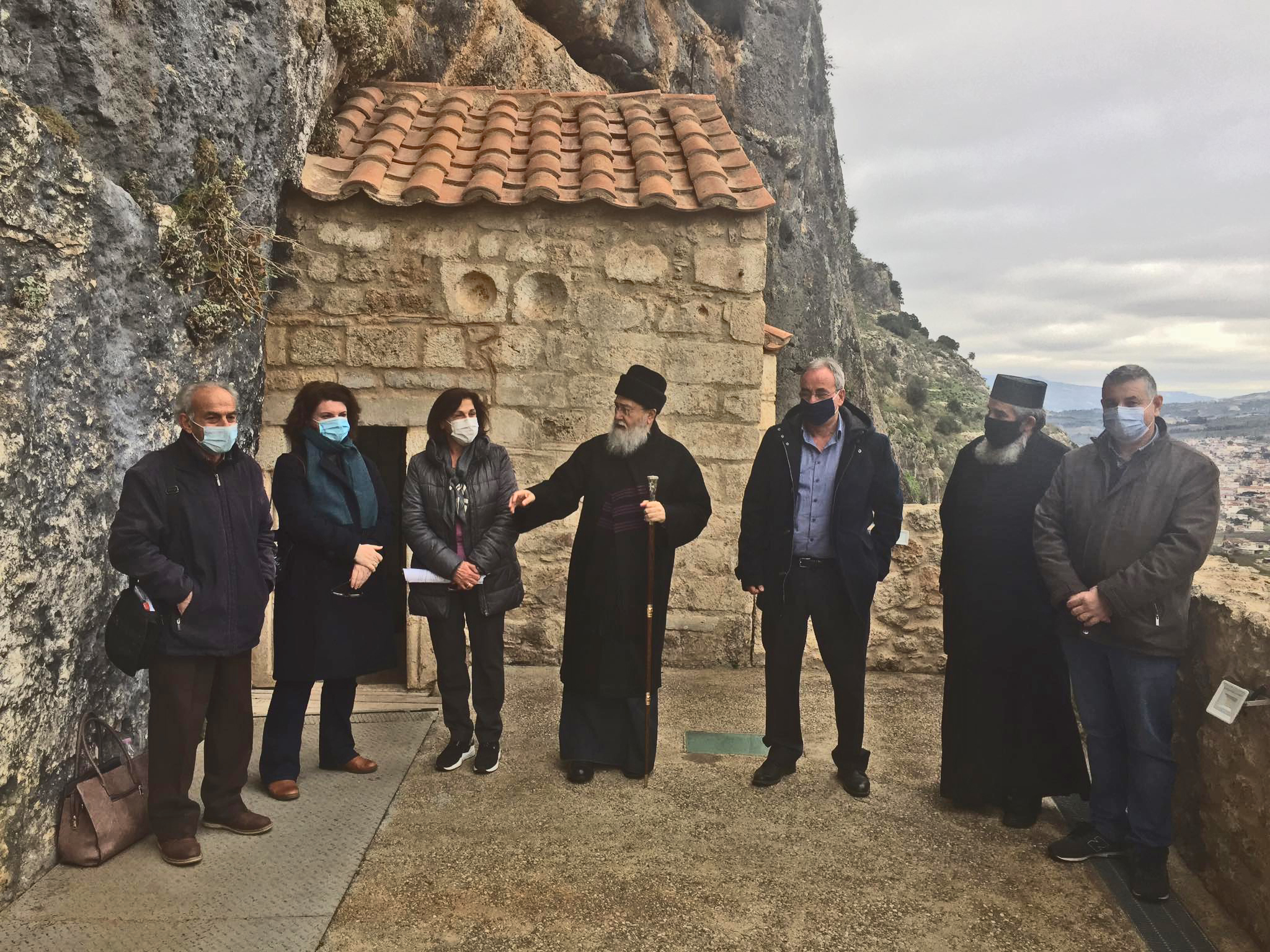 Νεμέα: Στην Παναγία του Βράχου έδωσαν τα χέρια για έργα εκατομμυρίων