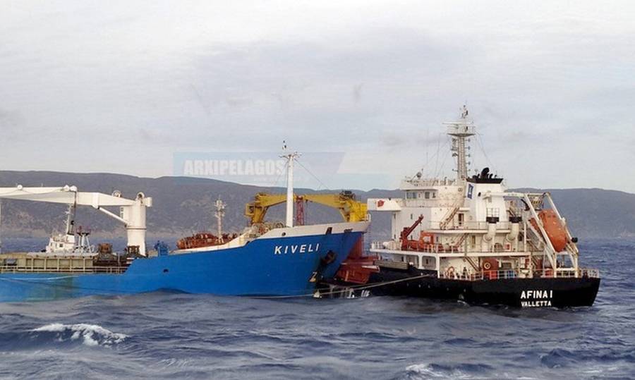Κύθηρα: Αποκολλήθηκαν τα πλοία που είχαν συγκρουστεί