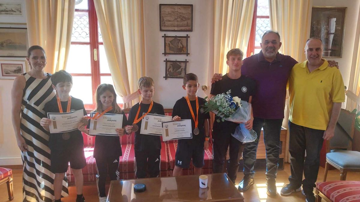 Βράβευση μικρών αθλητών της Ένωσης Argolida Taekwondo Union από τον Δήμαρχο Ναυπλιέων