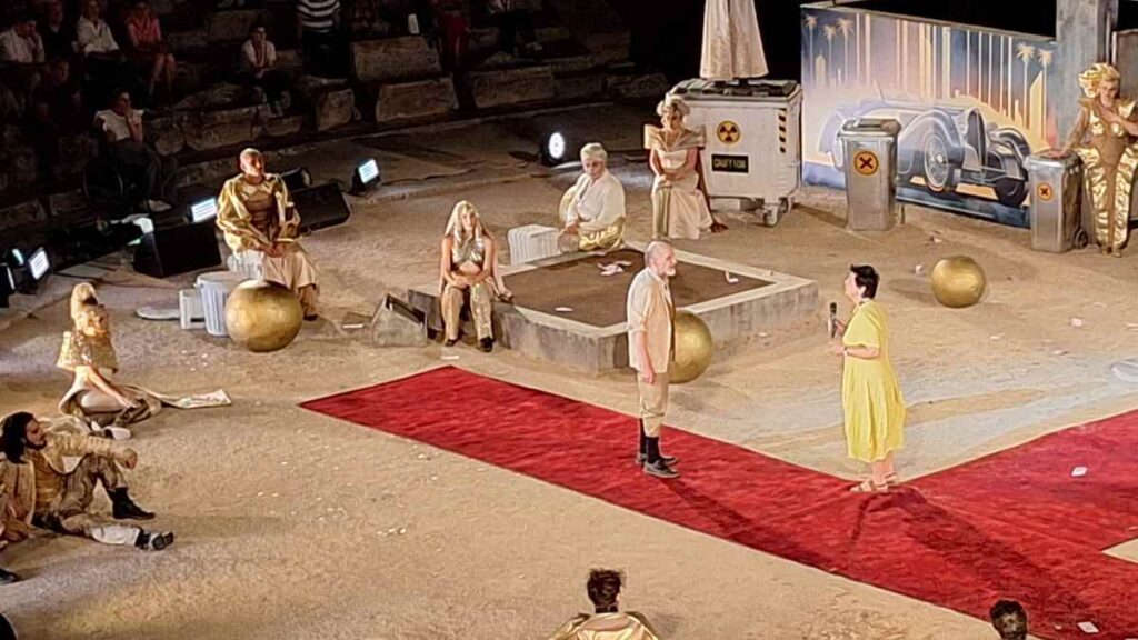 Μαρία Ευθυμίου στον Πλούτο του Αριστοφάνη στο Φεστιβάλ Αθηνών Επιδαύρου 2024