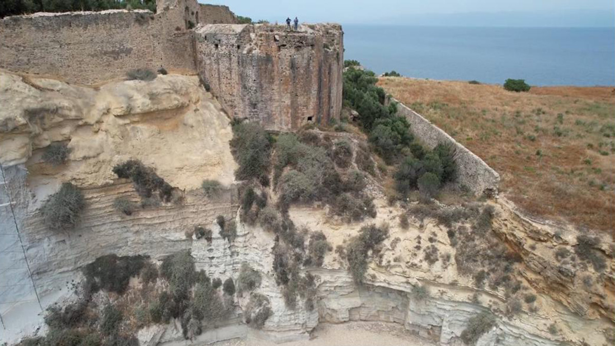 Θωρακίζεται το Κάστρο της Κορώνης – Αυτοψία Μενδώνη στα έργα