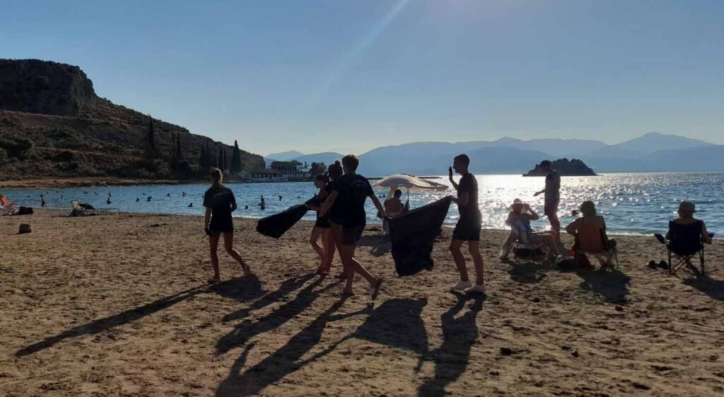 Αθλητές και αθλήτριες της Γ.Ε. Ναυπλίου καθάρισαν την Καραθώνα