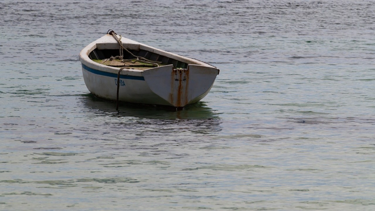 Μια Καλοκαιρινή Περιπέτεια στο Ναύπλιο: Μια Ιστορία Απιστίας και Έντονου Πάθους