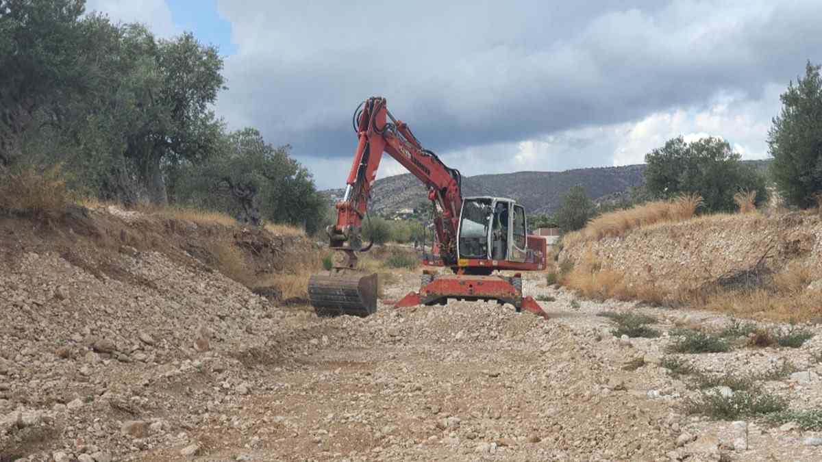 Καθαρισμός ρεμάτων Π.Ε Κορινθίας