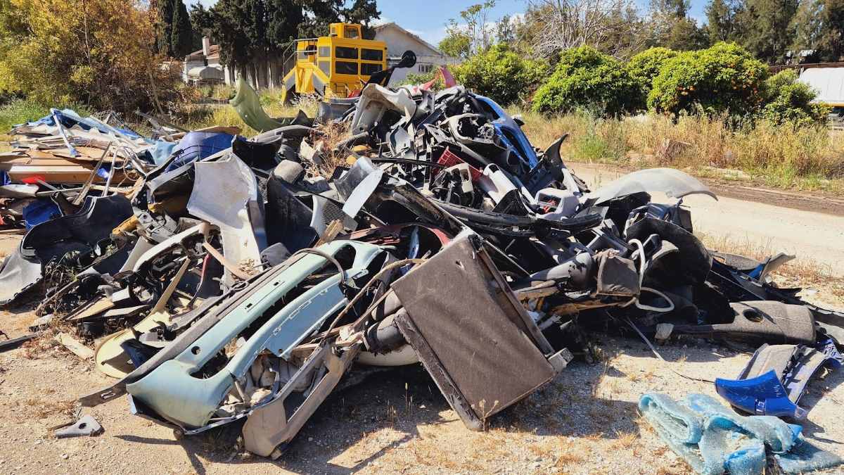 Ξεφορτώθηκε πολύ σαβούρα ο Δήμος Κορινθίων 