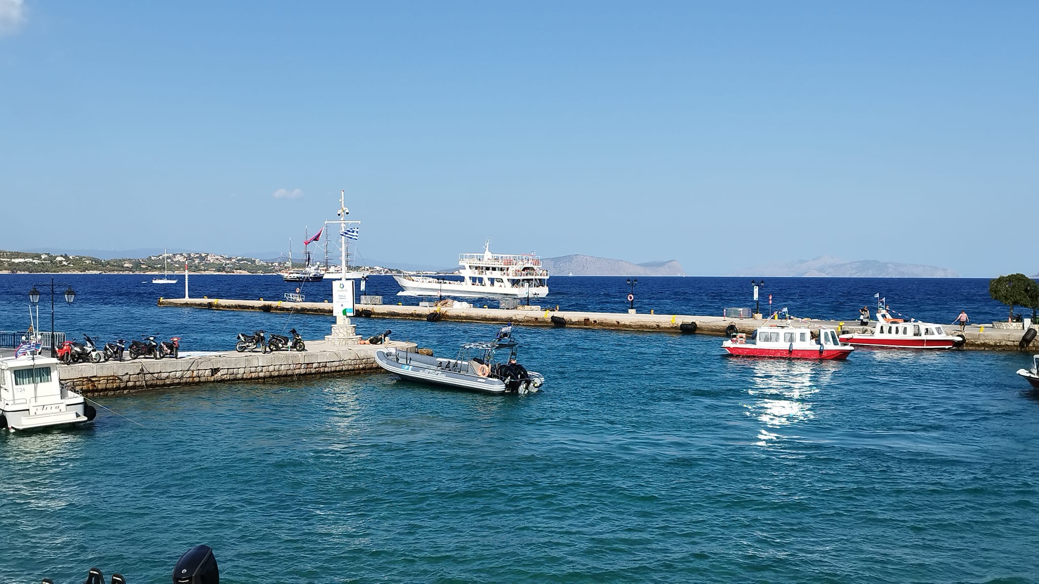 Βλάβη παρουσίασε ο «ΚΑΠΤΑΝ ΣΤΑΥΡΟΣ» στις Σπέτσες