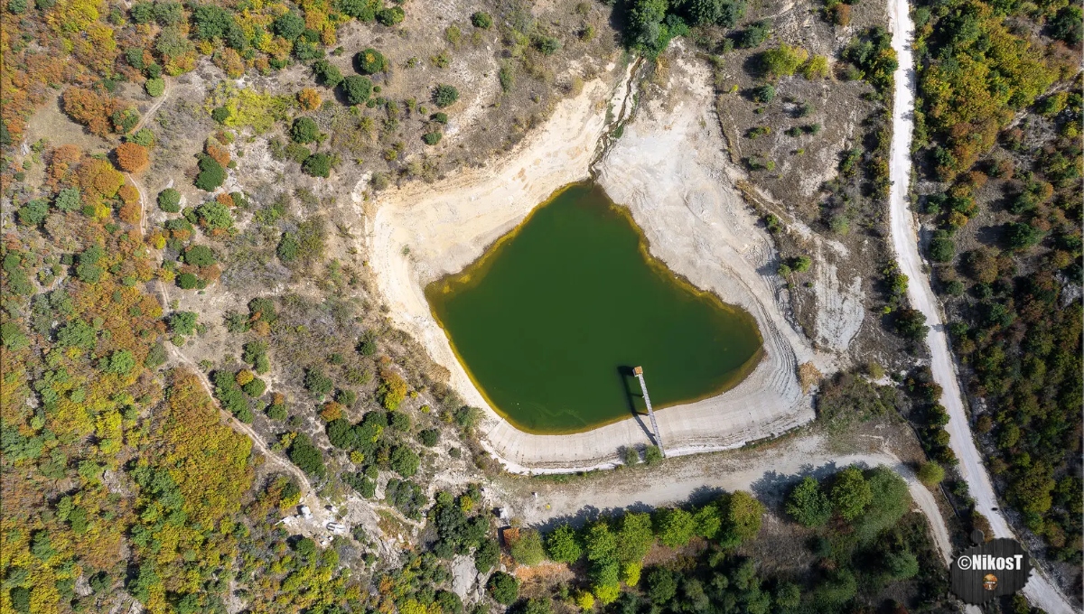 Η κρυφή ομορφιά της τεχνητής λίμνης στο Καπνόφυτο Σερρών (Βίντεο)