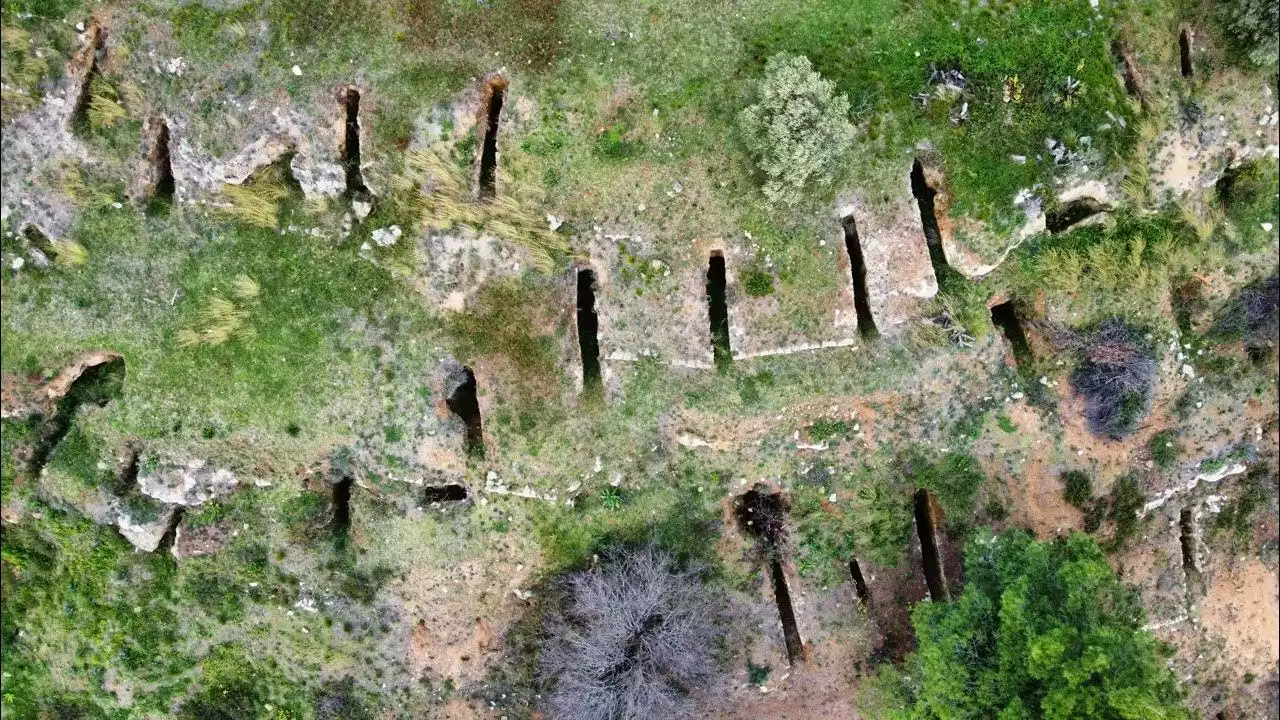 Μυκηναϊκό νεκροταφείο νεκρομαντείο Παλαιόκαστρο Γορτυνίας