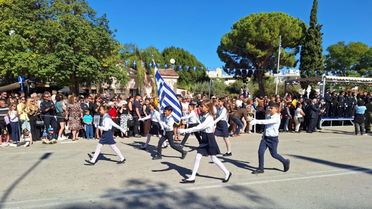 Με εθνική υπερηφάνεια και ενθουσιασμό γιορτάστηκε η 28η Οκτωβρίου στο Ναύπλιο (φωτογραφίες)