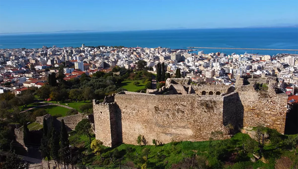 Αγναντεύοντας από το επιβλητικό Κάστρο της Πάτρας