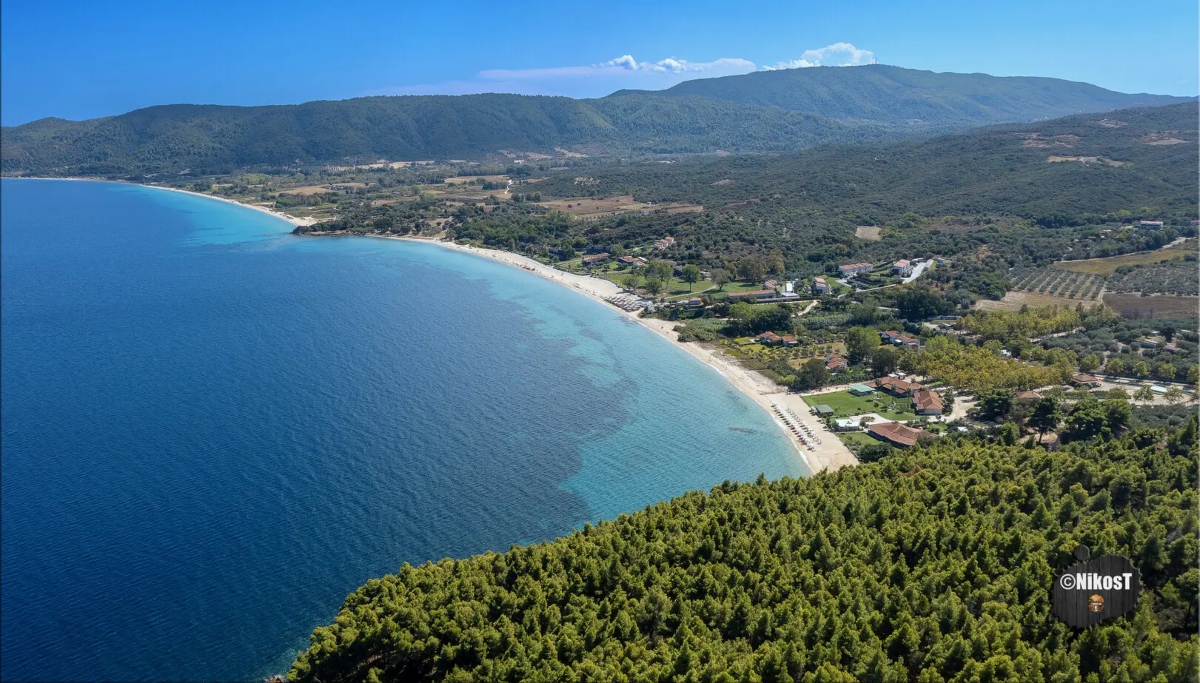 Ηρεμία, φυσική ομορφιά και απομόνωση στην κρυστάλλινη Κομίτσα