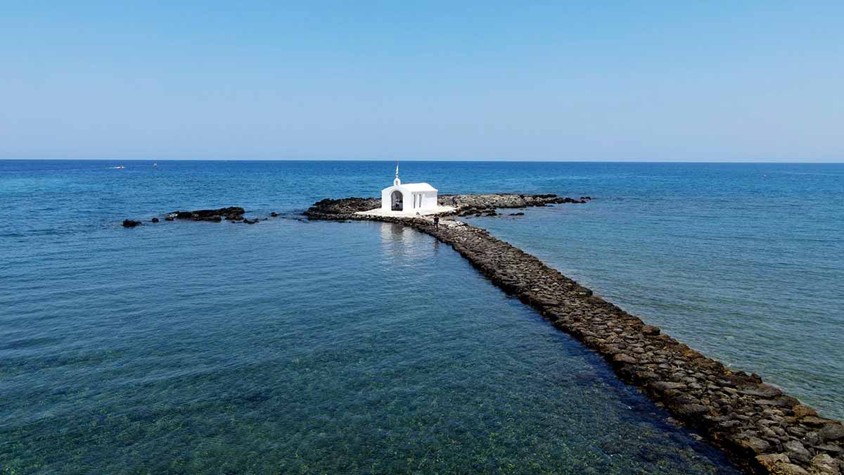 Το πολυφωτογραφημένο ξωκλήσι του Αγίου Νικολάου στην Γεωργιούπολη (Βίντεο)