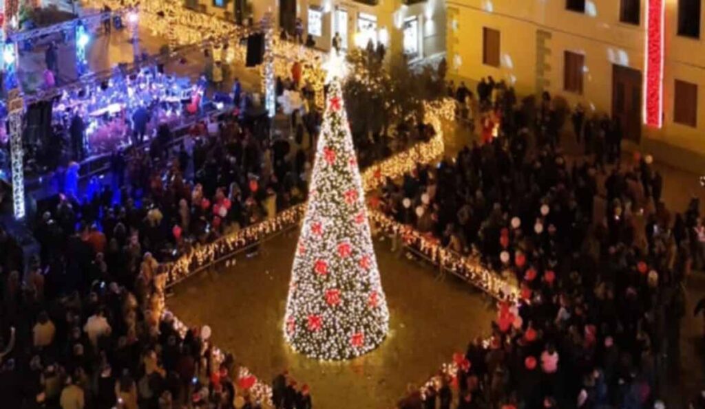 Φωτογώγηση Χριστουγεννιάτικου Δέντρου στο Ναύπλιο 2024