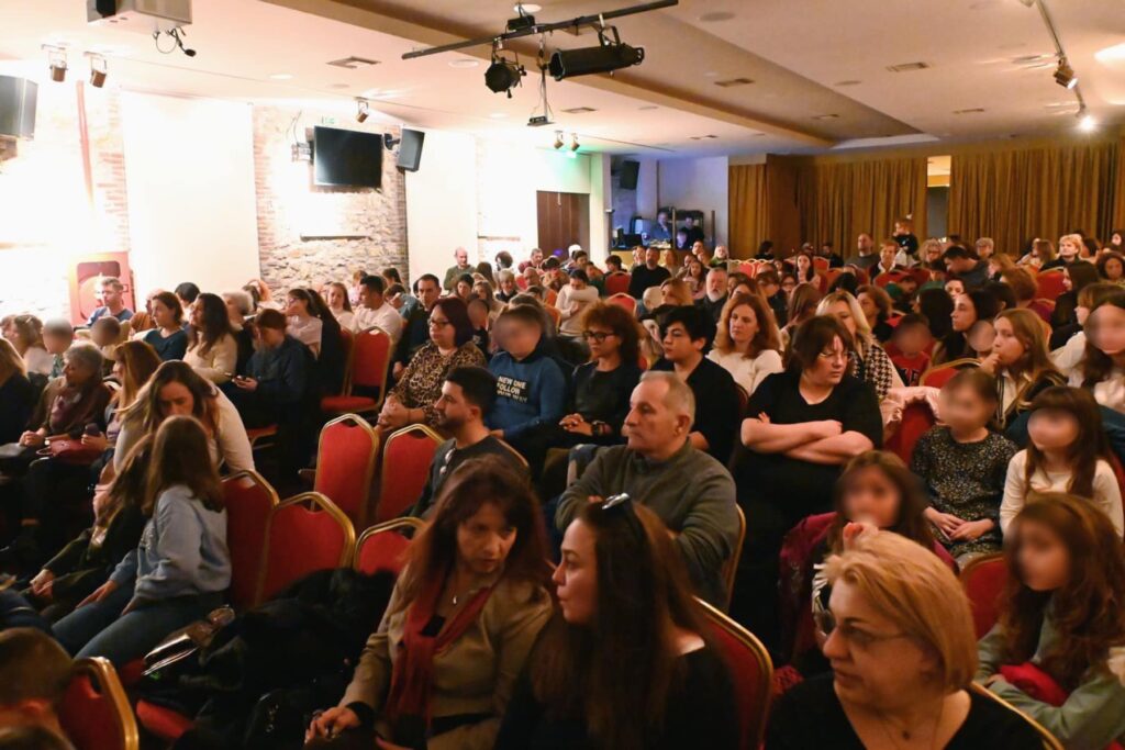 Παράσταση Τάκη Τσαρσιταλίδη από το θέατρο ΦΟΡΜΑ στο Άργος