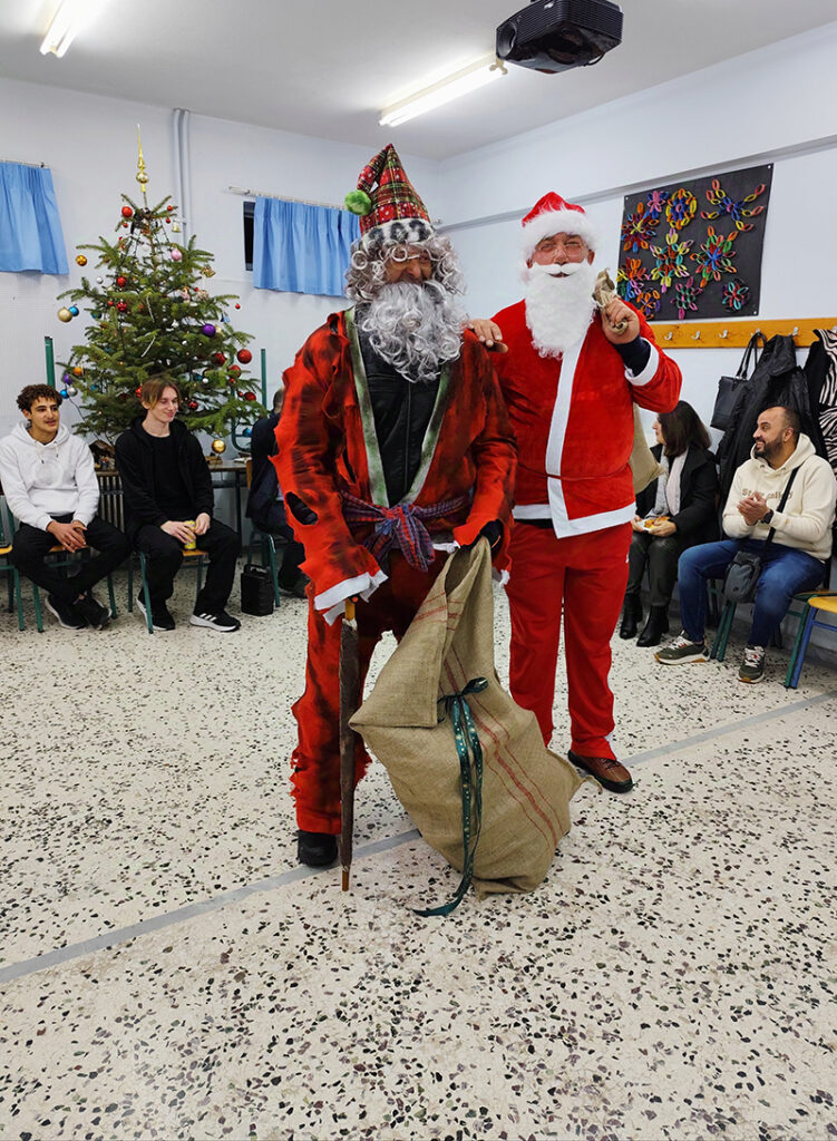 Μια Μαγευτική Χριστουγεννιάτικη Γιορτή στο Σχολείο Δεύτερης Ευκαιρίας Ναυπλίου