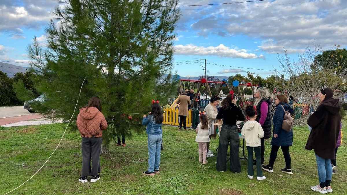 Αργολίδα: Στολισμός δέντρου στην τοπική κοινότητα Κουρτακίου