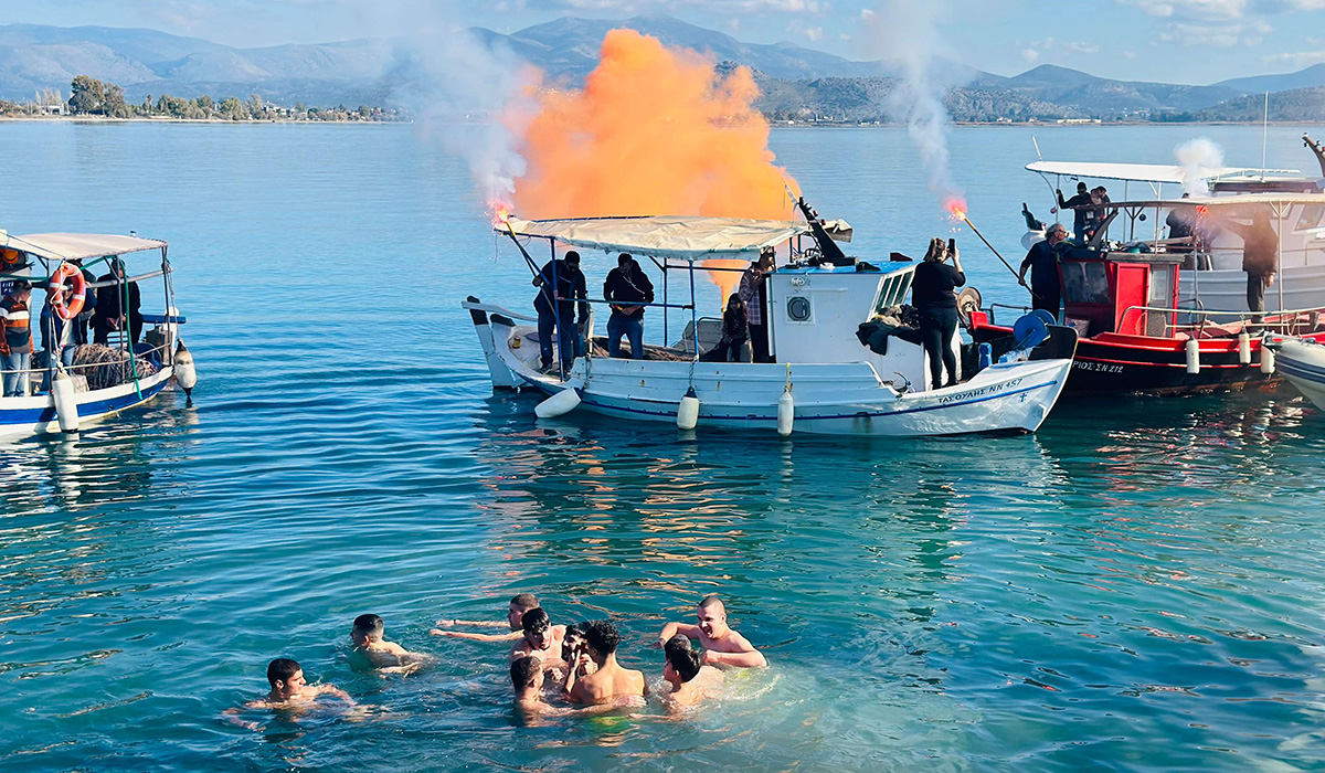 Νέα Κίος: Μικρασιατικά έθιμα ζωντάνεψαν στα Θεοφάνια