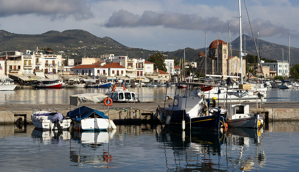 Οι Έλληνες πάνε Αίγινα, οι ξένοι προτιμούν την Ύδρα