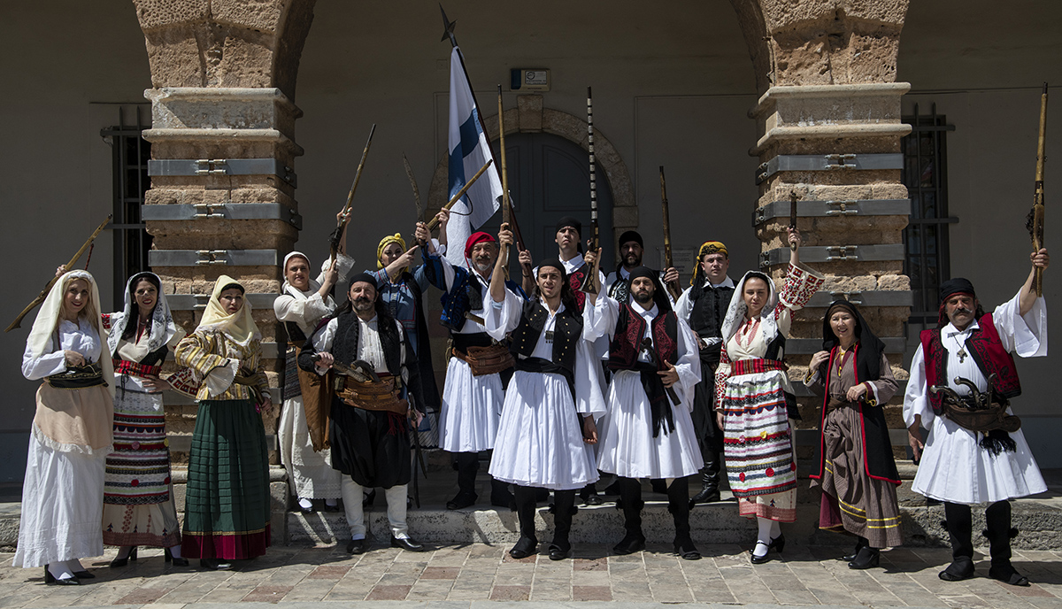 Αρματωμένοι Μωραΐτες στη Νέα Επίδαυρο