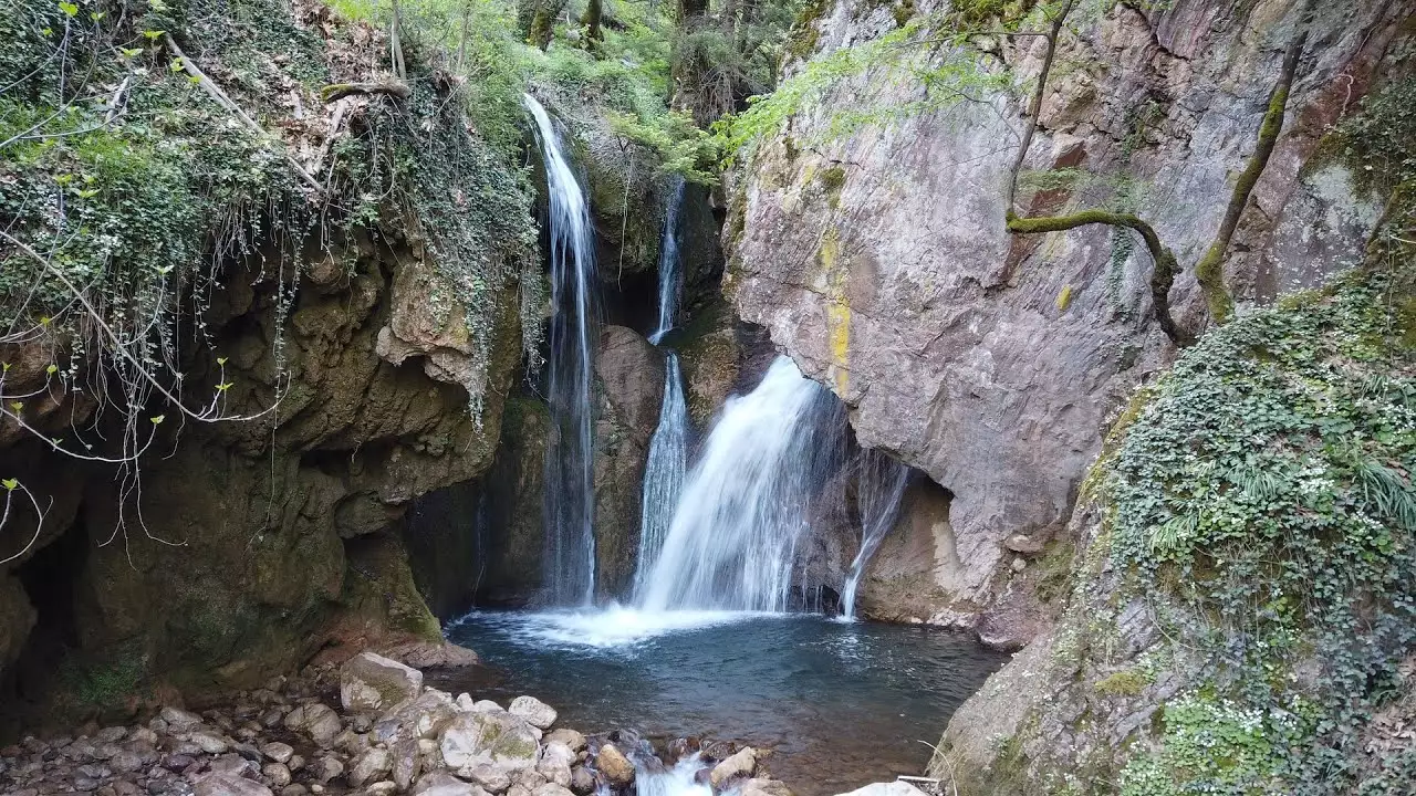 Ένα αληθινό θαύμα της φύσης που καθηλώνει, κοντά στα Καλάβρυτα