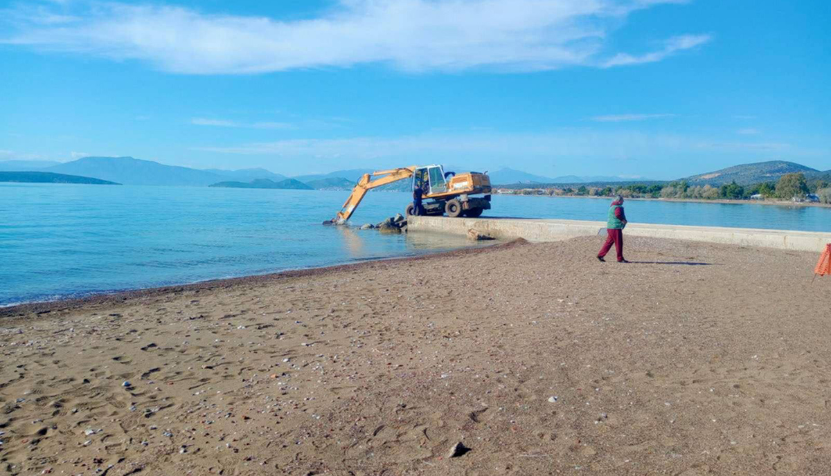 Κάντια: Κατεδαφίστηκε η προβλήτα που προκαλούσε διάβρωση στην παραλία