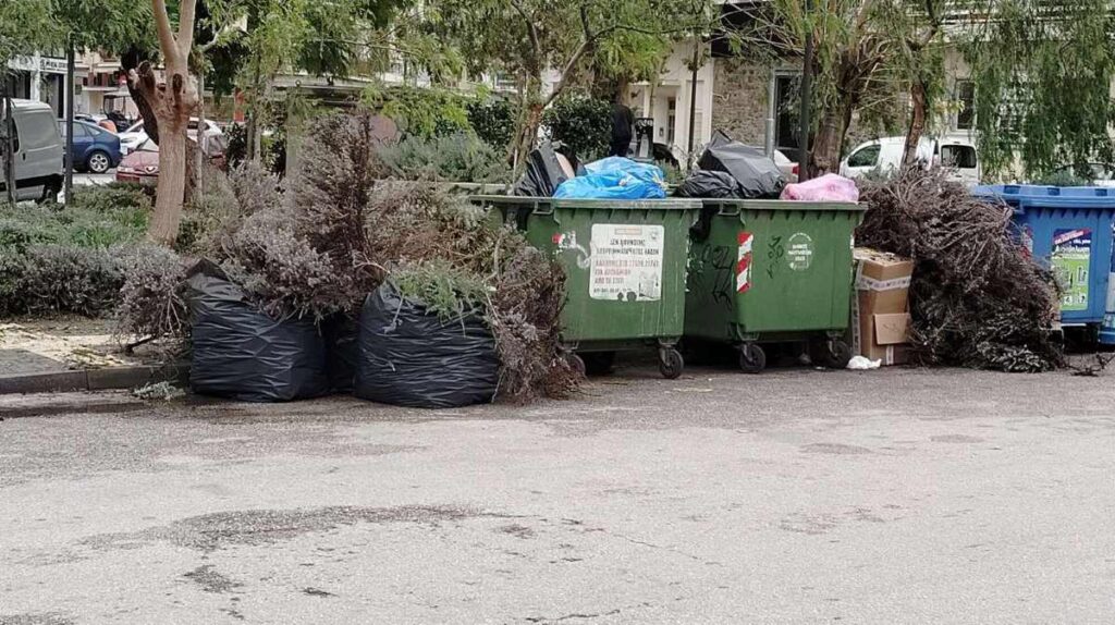 Σκουπίδια στους δρόμους (Ναύπλιο)