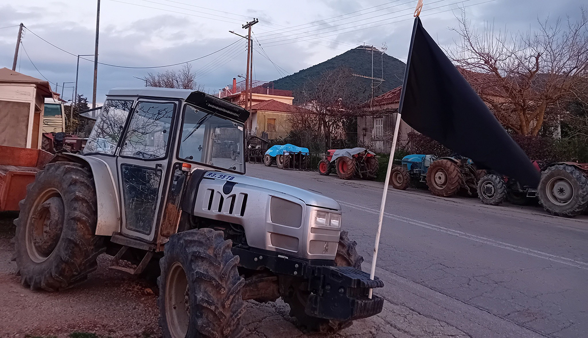 Αγρότες Μεσσηνίας: Έκλεισαν δρόμους και εισέβαλαν με τρακτέρ στην Καλαμάτα