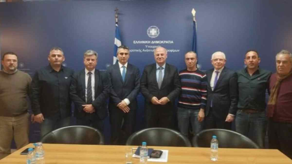 Οι αγροτικοί σύλλογοι της Κορινθίας ζήτησαν τη βοήθεια του Υπουργού