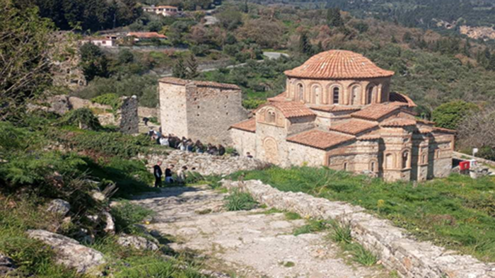 Βυζαντινός περίπατος στον Μυστρά για μαθητές από τη Νέα Κίο