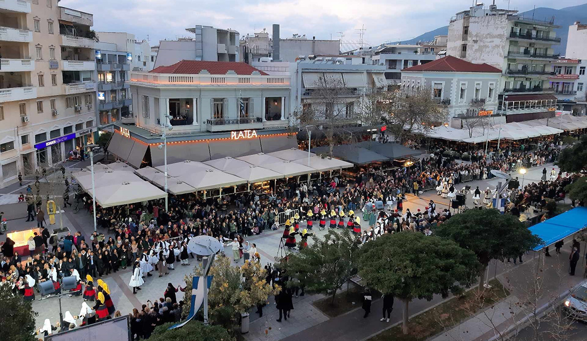 Χορευτικό αντάμωμα στην Κεντρική Πλατεία Καλαμάτας