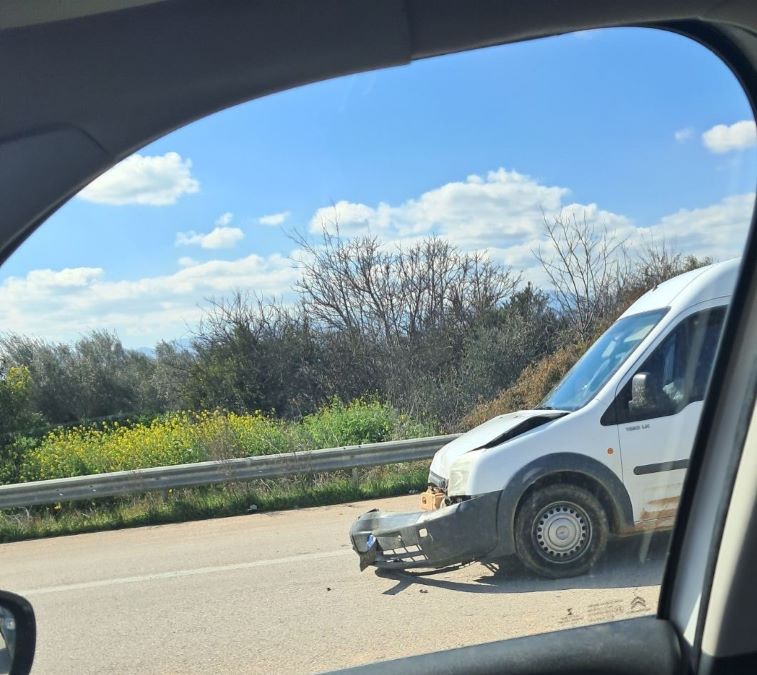 karampola 4 autokinita dromos mikinon