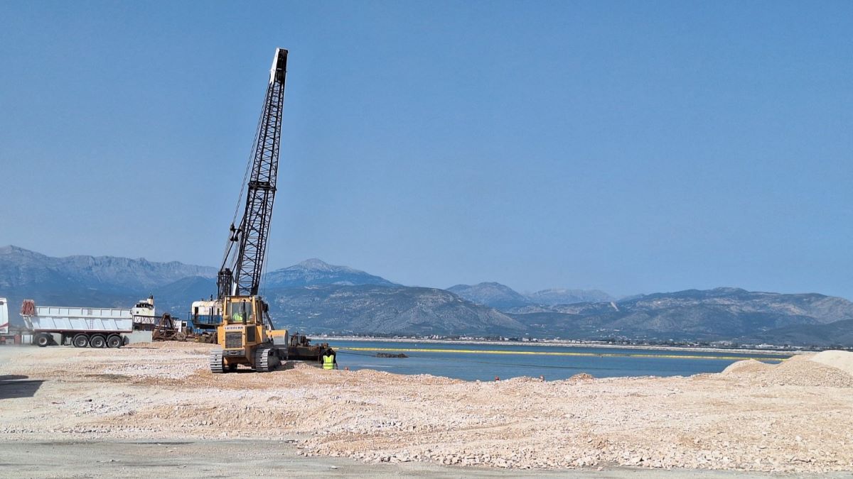 Μαρίνα Ναυπλίου: Πήραν …«φωτιά» οι μπουλντόζες. Συνεχίζονται τα έργα