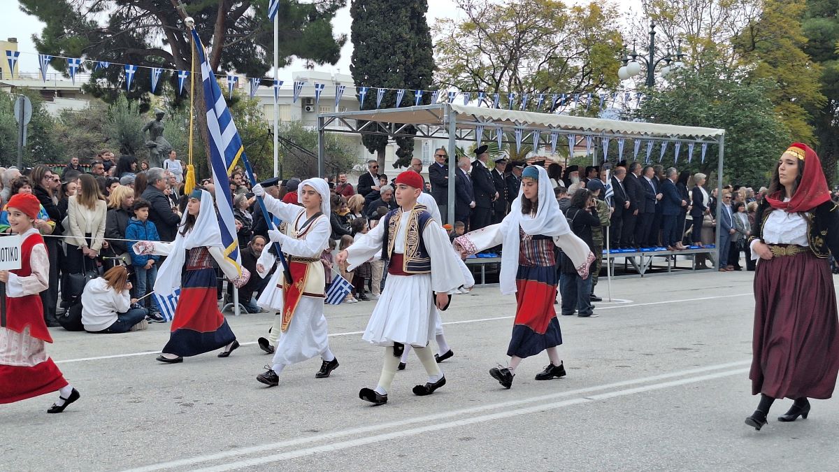 Τίμησαν την Ελληνική Επανάσταση στο Ναύπλιο – Εικόνες από την παρέλαση