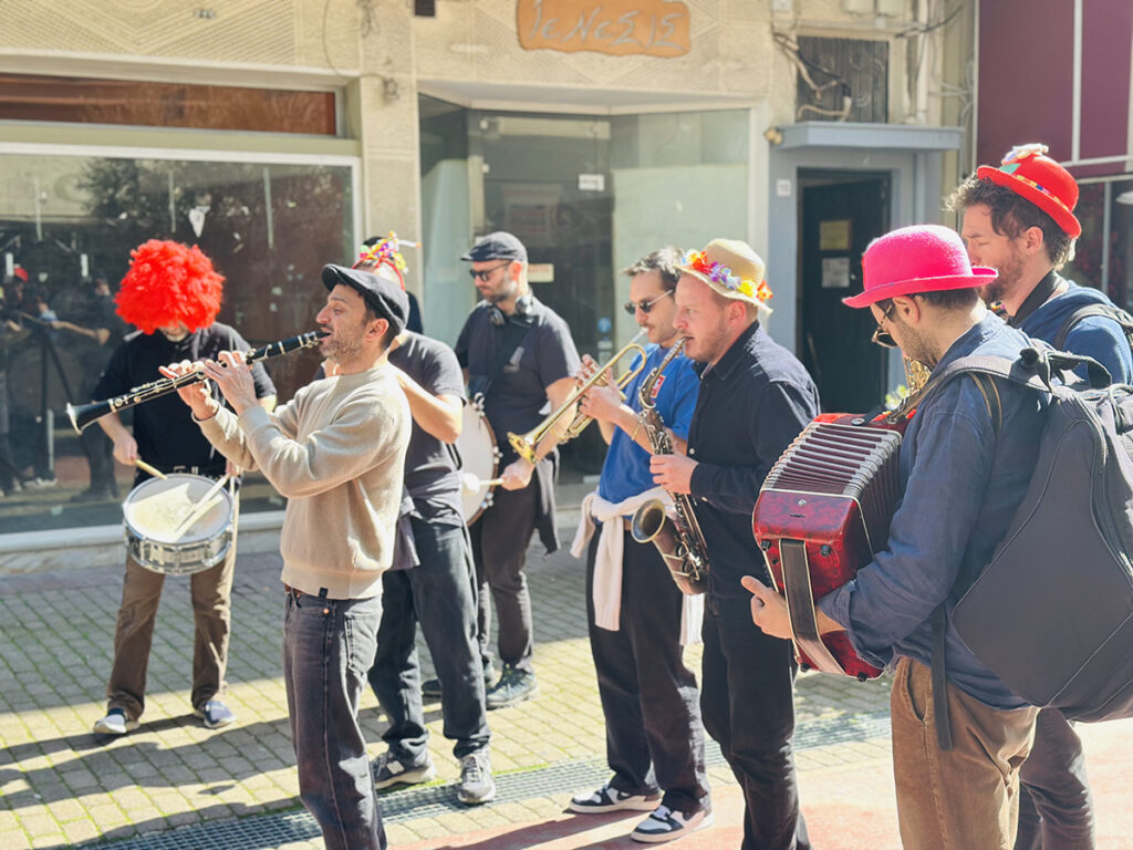 street band banda calda στο Άργος