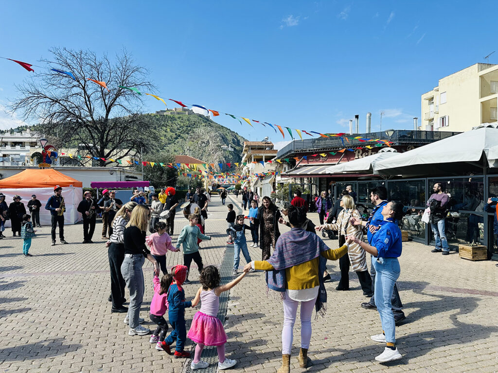 street band banda calda στο Άργος