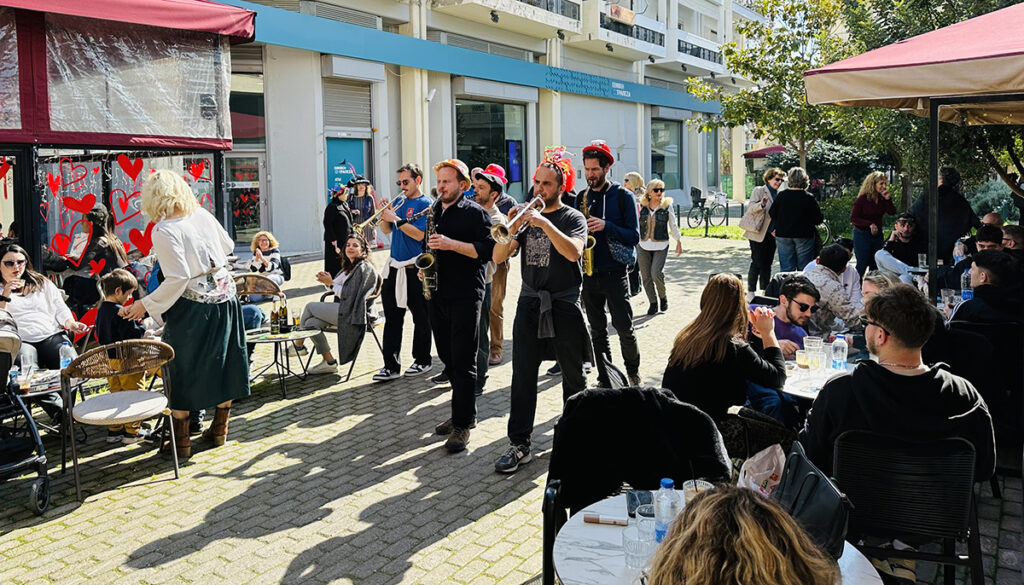 street band banda calda στο Άργος